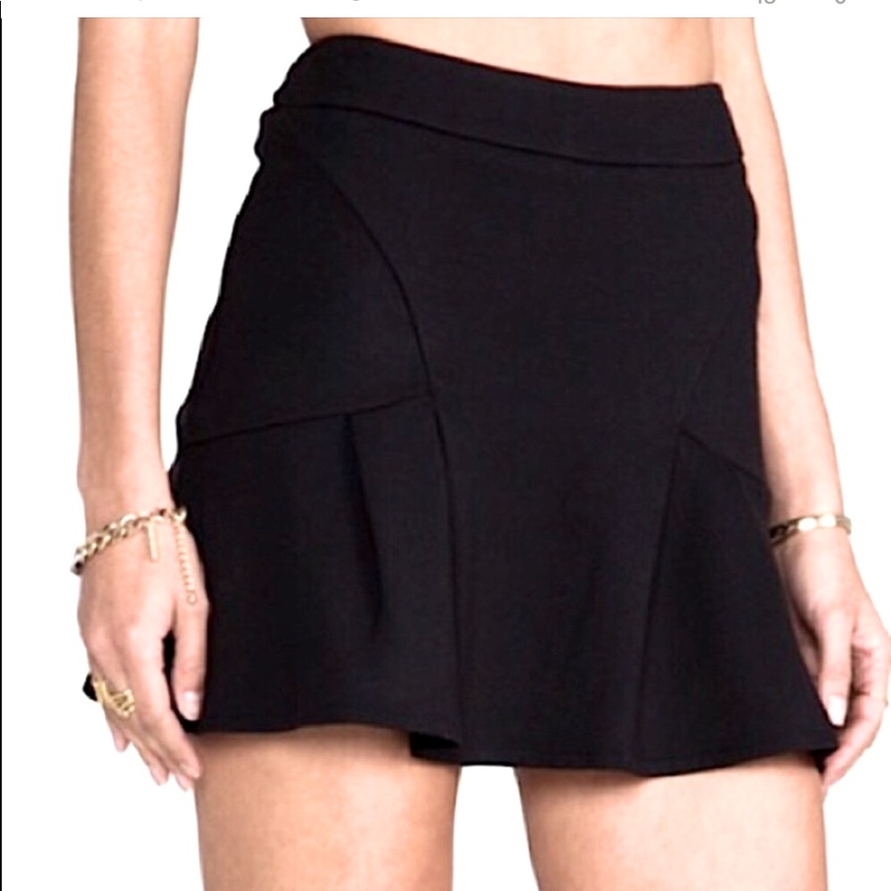 Juicy Couture pointe black pleated tennis skirt a line black mini skirt